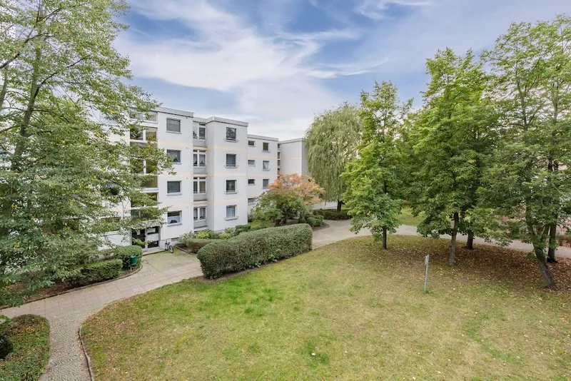 Helle moderne Wohnung mit Dusche — photo 1